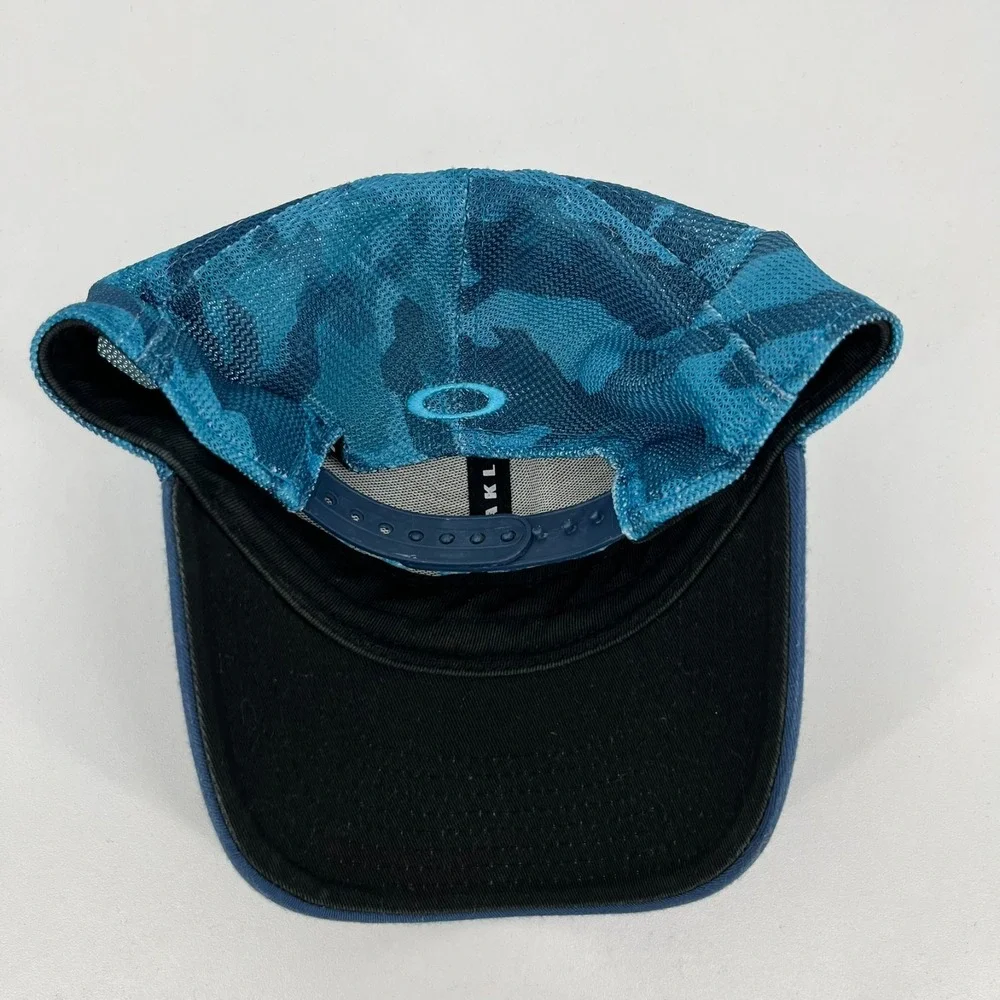 Oakley mens snapback